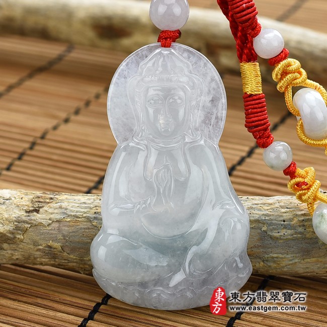 觀世音菩薩項鍊玉珮正面照片   （已出售勿下標，可訂做）翡翠觀世音菩薩項鍊玉珮（觀世音菩薩：觀世音菩薩牌A貨翡翠觀世音菩薩玉珮、緬甸玉觀世音菩薩玉墜）。白綠色糯冰種觀世音菩薩，GY732。客製化訂做各種翡翠觀世音菩薩吊墜玉珮項鍊。★附A貨翡翠雙證書