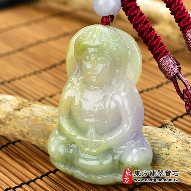 觀世音菩薩項鍊玉珮右側照片   （已出售勿下標，可訂做）翡翠觀世音菩薩項鍊玉珮（觀世音菩薩：觀世音菩薩牌A貨翡翠觀世音菩薩玉珮、緬甸玉觀世音菩薩玉墜）。細豆種春帶彩觀世音菩薩，GY733。客製化訂做各種翡翠觀世音菩薩吊墜玉珮項鍊。★附A貨翡翠雙證書