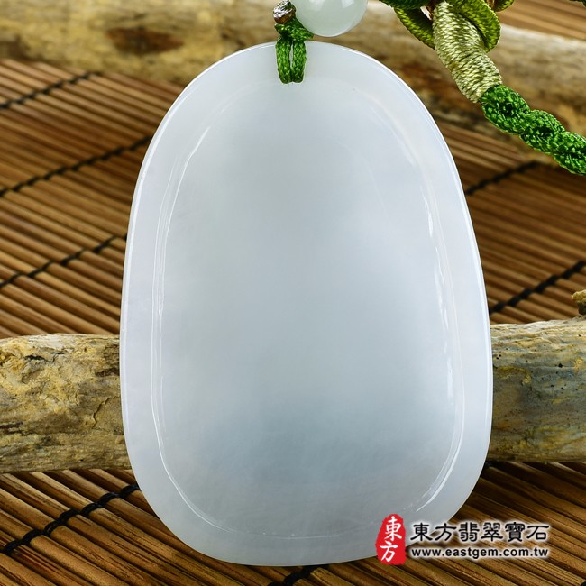 周倉帝君項鍊玉珮背面照片   翡翠周倉帝君項鍊玉珮（周倉將軍：周倉帝君牌A貨翡翠周倉帝君玉珮、緬甸玉周倉帝君玉墜）。淡綠糯種周倉帝君，KG177。客製化訂做各種翡翠周倉帝君吊墜玉珮項鍊。★附A貨翡翠雙證書