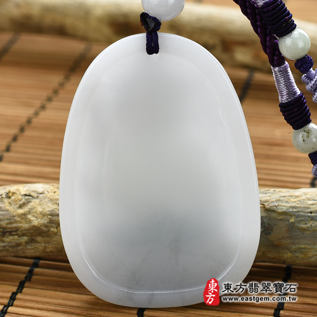 周倉帝君項鍊玉珮背面照片   翡翠周倉帝君項鍊玉珮（周倉將軍：周倉帝君牌A貨翡翠周倉帝君玉珮、緬甸玉周倉帝君玉墜）。白綠糯種周倉帝君，KG179。客製化訂做各種翡翠周倉帝君吊墜玉珮項鍊。★附A貨翡翠雙證書