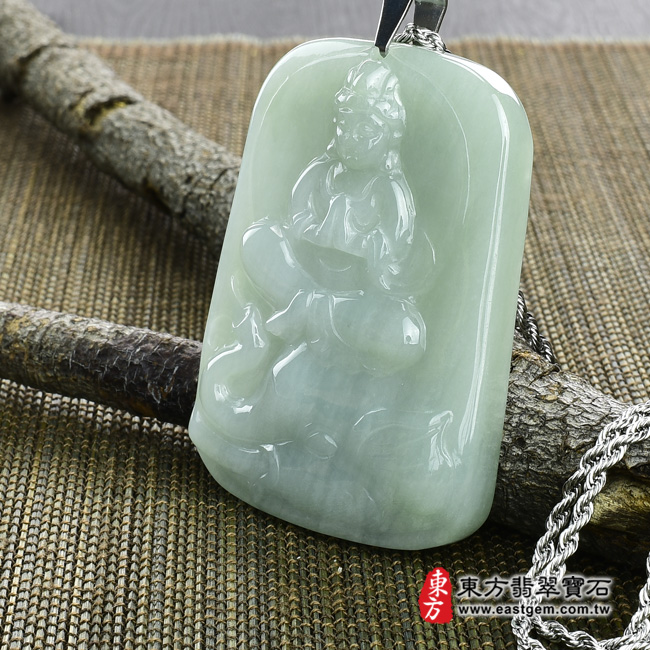 普賢菩薩項鍊玉珮右側照片  （已出售勿下標，可訂做）翡翠普賢菩薩項鍊玉珮（普賢菩薩：普賢菩薩牌A貨翡翠普賢菩薩玉珮、緬甸玉普賢菩薩玉墜）。淡綠色細豆種普賢菩薩，BS093。客製化訂做各種翡翠普賢菩薩吊墜玉珮項鍊。★附A貨翡翠雙證書