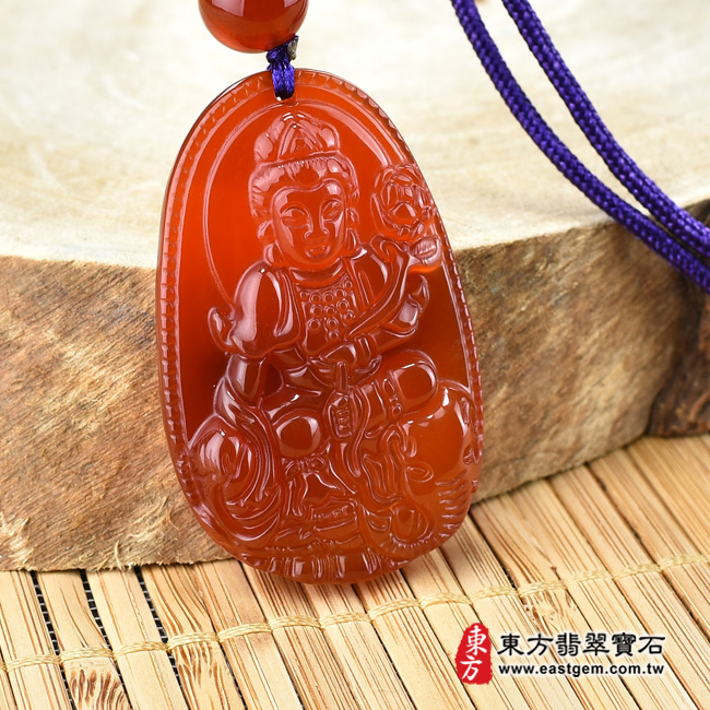 瑪瑙普賢菩薩項鍊玉珮左側照片 瑪瑙普賢菩薩項鍊玉珮（普賢菩薩：普賢菩薩牌瑪瑙普賢菩薩玉珮、玉髓普賢菩薩玉墜）。紅瑪瑙玉髓普賢菩薩，BS101。客製化訂做各種瑪瑙玉髓普賢菩薩吊墜玉珮項鍊。★附東方翡翠寶石保證卡