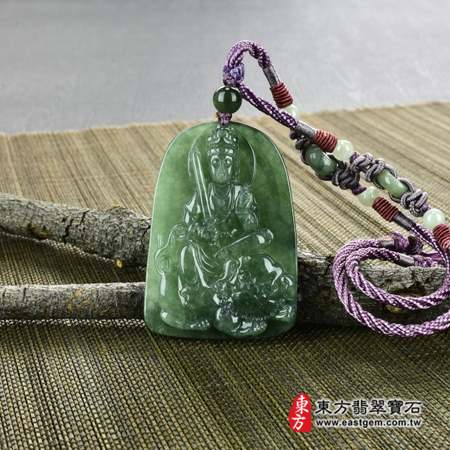 文殊菩薩項鍊玉珮情境照片 （已出售勿下標，可訂做） 翡翠文殊菩薩項鍊玉珮（文殊菩薩：文殊菩薩牌A貨翡翠文殊菩薩玉珮、緬甸玉文殊菩薩玉墜）。綠色油青糯種文殊菩薩，WS078。客製化訂做各種翡翠文殊菩薩吊墜玉珮項鍊。★附A貨翡翠雙證書