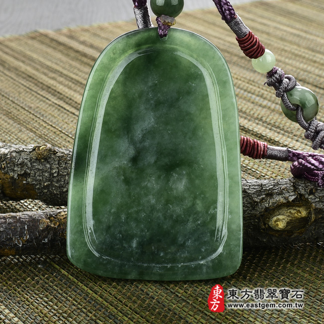 文殊菩薩項鍊玉珮背面照片 （已出售勿下標，可訂做） 翡翠文殊菩薩項鍊玉珮（文殊菩薩：文殊菩薩牌A貨翡翠文殊菩薩玉珮、緬甸玉文殊菩薩玉墜）。綠色油青糯種文殊菩薩，WS078。客製化訂做各種翡翠文殊菩薩吊墜玉珮項鍊。★附A貨翡翠雙證書
