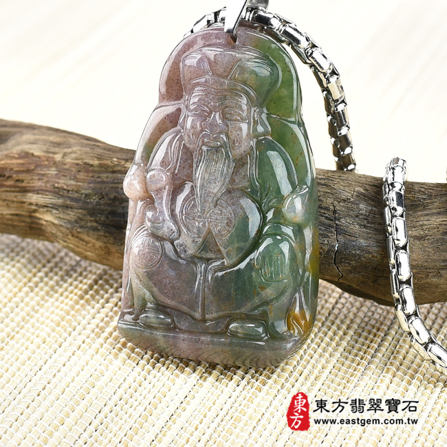福德正神土地公財神爺項鍊玉珮右側照片  水草玉福德正神土地公財神爺項鍊玉珮（福德正神：福德正神土地公財神爺牌水草玉福德正神土地公財神爺玉珮、水草玉福德正神土地公財神爺玉墜）。紅帶綠水草玉福德正神土地公財神爺，TD028。客製化訂做各種水草玉福德正神土地公財神爺吊墜玉珮項鍊。★附東方翡翠寶石保證卡