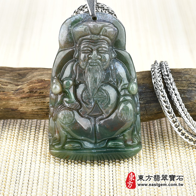 福德正神土地公財神爺項鍊玉珮正面照片  水草玉福德正神土地公財神爺項鍊玉珮（福德正神：福德正神土地公財神爺牌水草玉福德正神土地公財神爺玉珮、水草玉福德正神土地公財神爺玉墜）。綠帶褐水草玉福德正神土地公財神爺，TD029。客製化訂做各種水草玉福德正神土地公財神爺吊墜玉珮項鍊。★附東方翡翠寶石保證卡