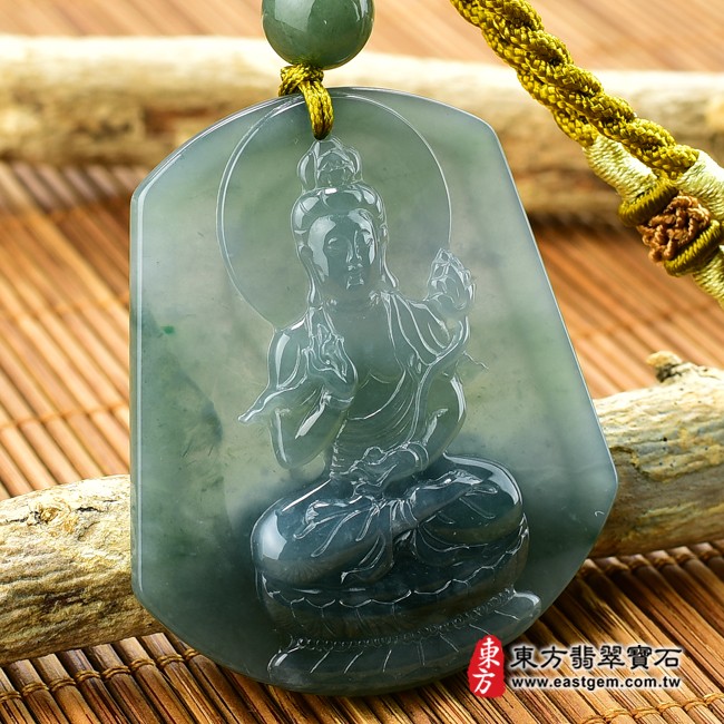 翡翠大勢至菩薩項鍊玉珮右側照片  翡翠大勢至菩薩項鍊玉珮（大勢至菩薩：大勢至菩薩牌A貨翡翠大勢至菩薩玉珮、大勢至菩薩玉墜）。大勢至菩薩，GY746。客製化訂做各種翡翠大勢至菩薩吊墜玉珮項鍊。★附A貨翡翠雙證書（產地：瓜地馬拉）