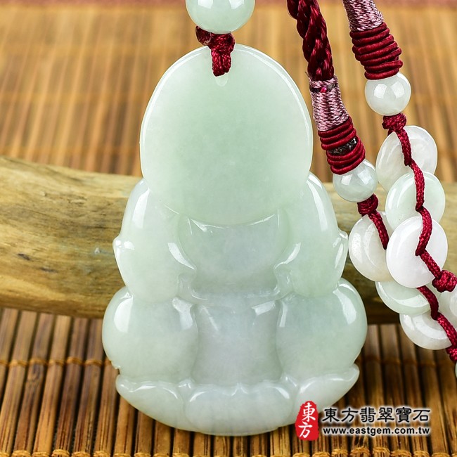 翡翠觀世音菩薩項鍊玉珮背面照片　　（已出售勿下標，可訂做）翡翠觀世音菩薩項鍊玉珮（觀世音菩薩，寶瓶觀音：觀世音菩薩牌A貨翡翠觀世音菩薩玉珮、緬甸玉觀世音菩薩玉墜）。淡綠色糯種觀世音菩薩，GY780。客製化訂做各種翡翠觀世音菩薩吊墜玉珮項鍊。★附A貨翡翠雙證書