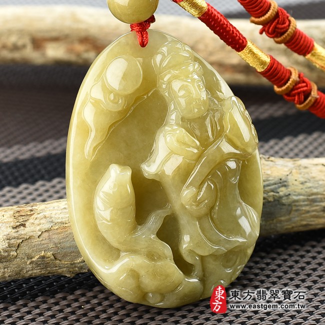 翡翠觀世音菩薩左側照片 （已出售勿下標，可訂做）翡翠觀世音菩薩項鍊玉珮（觀世音菩薩，魚籃觀音：觀世音菩薩牌A貨翡翠觀世音菩薩玉珮、緬甸玉觀世音菩薩玉墜）。黃翡翠觀世音菩薩，GY766。客製化訂做各種翡翠觀世音菩薩吊墜玉珮項鍊。★附A貨翡翠雙證書