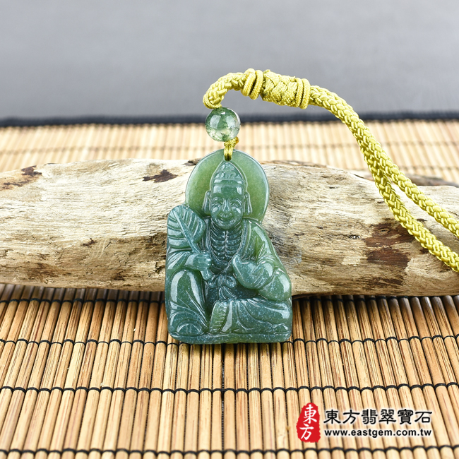 水草玉濟公項鍊玉珮情境照片 水草玉濟公項鍊玉珮（濟公：濟公牌水草玉濟公玉珮、水草玉濟公玉墜）。綠色水草玉濟公，GG011。客製化訂做各種水草玉濟公吊墜玉珮項鍊。★附東方翡翠寶石保證卡 產地：巴西、中國、南非、印尼 造型：濟公 商品五行：木、土 尺寸：長約4.6公分x寬約3公分 厚度：約0.95公分 重量(克)：約26.7克(含繩重) 透光度：0~25% 贈品：東方翡翠寶石的紅色飾品紙盒，吊繩一條(中國結吊繩，或不鏽鋼吊繩，二選一)  證書編號和出處：(1) GG-011，東方翡翠寶石保證卡 ※關於此商品的基本資料，以及相關商品的照片，請看上面敘述。 ※任何商品不清楚的地方，都歡迎跟我們詢問（mail、電話、門市、line、微信）。 ※東方翡翠寶石，會用心為您服務。謝謝您。