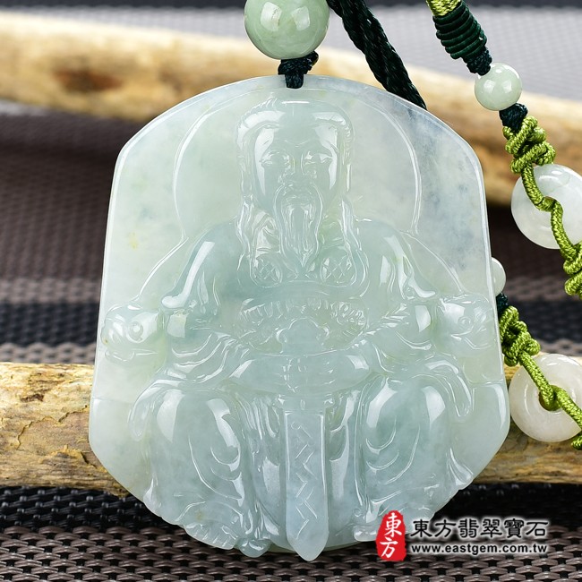 翡翠玄天上帝正面照片  （已出售勿下標，可訂做）翡翠玄天上帝項鍊玉珮（玄天上帝：玄天上帝牌A貨翡翠玄天上帝玉珮、緬甸玉玄天上帝玉墜）。綠色糯種玄天上帝，ST046。客製化訂做各種翡翠玄天上帝吊墜玉珮項鍊。★附A貨翡翠雙證書