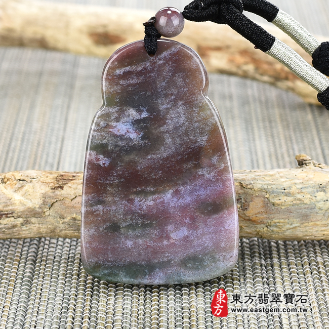 水草玉福德正神土地公財神爺項鍊玉珮背面照片 水草玉福德正神土地公財神爺項鍊玉珮（福德正神：福德正神土地公財神爺牌水草玉福德正神土地公財神爺玉珮、水草玉福德正神土地公財神爺玉墜）。紅帶綠水草玉福德正神土地公財神爺，TD033。客製化訂做各種水草玉福德正神土地公財神爺吊墜玉珮項鍊。★附東方翡翠寶石保證卡