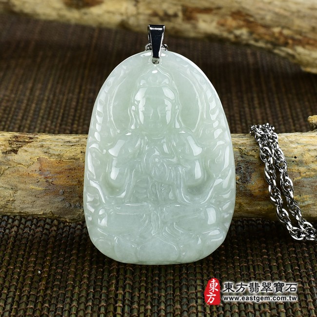 大日如來項鍊玉珮正面照片   （已出售勿下標，可訂做）翡翠大日如來項鍊玉珮（大日如來：大日如來牌A貨翡翠大日如來玉珮、緬甸玉大日如來玉墜）。淡綠色糯種大日如來，FD323。客製化訂做各種翡翠大日如來吊墜玉珮項鍊。★附A貨翡翠雙證書