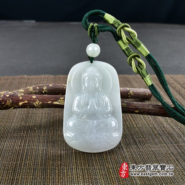 佛祖項鍊玉珮意境照片   翡翠佛祖項鍊玉珮（佛祖：佛祖牌A貨翡翠佛祖玉珮、緬甸玉佛祖玉墜）。淡綠色糯種佛祖，FD343。客製化訂做各種翡翠佛祖吊墜玉珮項鍊。★附A貨翡翠雙證書