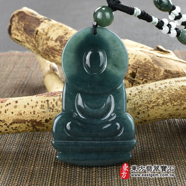 釋迦摩尼佛項鍊玉珮背面照片   翡翠釋迦摩尼佛項鍊玉珮（釋迦摩尼佛：釋迦摩尼佛牌A貨翡翠釋迦摩尼佛玉珮、釋迦摩尼佛玉墜）。翡翠釋迦摩尼佛，FD351。客製化訂做各種翡翠釋迦摩尼佛吊墜玉珮項鍊。★附A貨翡翠雙證書（產地：瓜地馬拉）