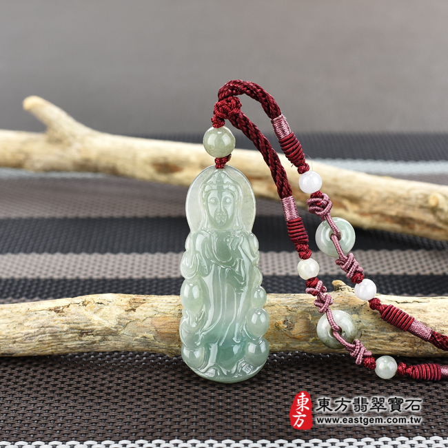 翡翠觀世音菩薩項鍊玉珮情境照片 （已售出勿下標，可訂做）翡翠觀世音菩薩項鍊玉珮（觀世音菩薩、寶瓶觀音：觀世音菩薩牌A貨翡翠觀世音菩薩玉珮、緬甸玉觀世音菩薩玉墜）。綠色糯種觀世音菩薩，GY820。客製化訂做各種翡翠觀世音菩薩吊墜玉珮項鍊。★附A貨翡翠雙證書