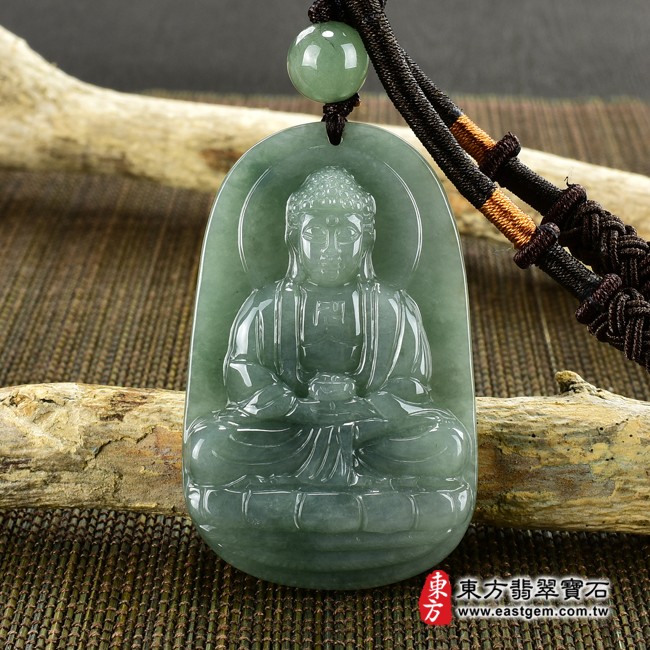 阿彌陀佛項鍊玉珮正面照片   翡翠阿彌陀佛項鍊玉珮（阿彌陀佛：阿彌陀佛牌A貨翡翠阿彌陀佛玉珮、緬甸玉阿彌陀佛玉墜）。綠色糯種阿彌陀佛，FD367。客製化訂做各種翡翠阿彌陀佛吊墜玉珮項鍊。★附A貨翡翠雙證書