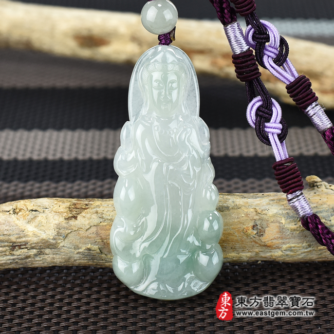 觀世音菩薩項鍊玉珮正面照片 （已出售勿下標，可訂做）翡翠觀世音菩薩項鍊玉珮（觀世音菩薩、寶瓶觀音：觀世音菩薩牌A貨翡翠觀世音菩薩玉珮、緬甸玉觀世音菩薩玉墜）。綠色糯種觀世音菩薩，GY822。客製化訂做各種翡翠觀世音菩薩吊墜玉珮項鍊。★附A貨翡翠雙證書