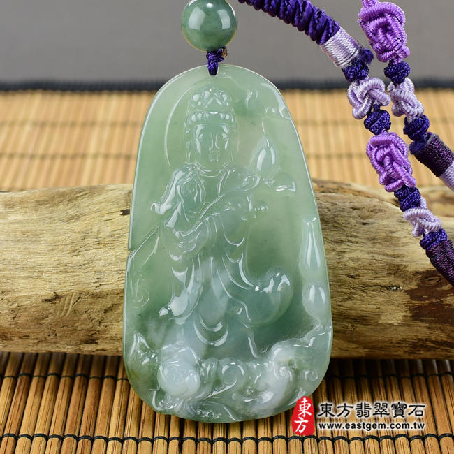翡翠大勢至菩薩項鍊玉珮正面照片 （已出售勿下標，可訂做）翡翠大勢至菩薩項鍊玉珮（大勢至菩薩：大勢至菩薩牌A貨翡翠大勢至菩薩玉珮、緬甸玉大勢至菩薩玉墜）。綠色糯種大勢至菩薩，GY838。客製化訂做各種翡翠大勢至菩薩吊墜玉珮項鍊。★附A貨翡翠雙證書