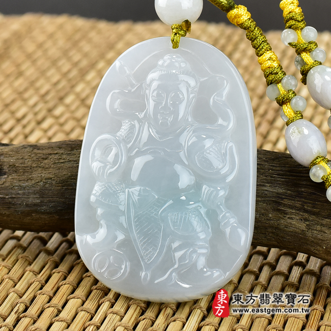 翡翠三太子項鍊玉珮右側照片 翡翠三太子項鍊玉珮（中壇元帥、哪吒：三太子牌A貨翡翠三太子玉珮、緬甸玉哪吒三太子玉墜）。淡綠糯種三太子，TT087。客製化訂做各種翡翠哪吒三太子吊墜玉珮項鍊。★附A貨翡翠雙證書