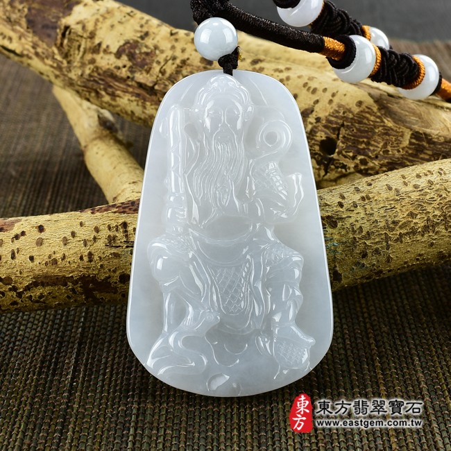 玄天上帝項鍊玉珮正面照片  翡翠玄天上帝項鍊玉珮（玄天上帝：玄天上帝牌A貨翡翠玄天上帝玉珮、緬甸玉玄天上帝玉墜）。白綠色細糯種玄天上帝，ST070。客製化訂做各種翡翠玄天上帝吊墜玉珮項鍊。★附A貨翡翠雙證書