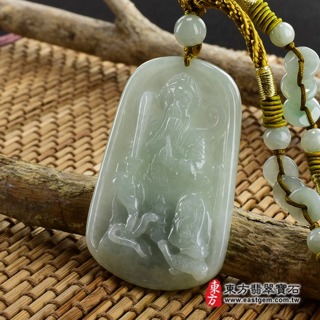 玄天上帝項鍊玉珮右側照片 （已出售勿下標，可訂做） 翡翠玄天上帝項鍊玉珮（玄天上帝：玄天上帝牌A貨翡翠玄天上帝玉珮、緬甸玉玄天上帝玉墜）。綠色糯種玄天上帝，ST077。客製化訂做各種翡翠玄天上帝吊墜玉珮項鍊。★附A貨翡翠雙證書