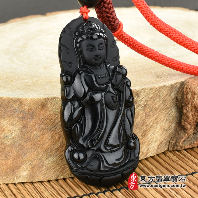 黑曜石觀世音菩薩項鍊玉珮左側照片 黑曜石觀世音菩薩項鍊玉珮（觀世音菩薩、寶瓶觀音：觀世音菩薩牌黑曜石觀世音菩薩玉珮、黑曜石觀世音菩薩玉墜）。全黑黑曜石觀世音菩薩，GY869。客製化訂做各種黑曜石觀世音菩薩吊墜玉珮項鍊。★附東方翡翠寶石保證卡