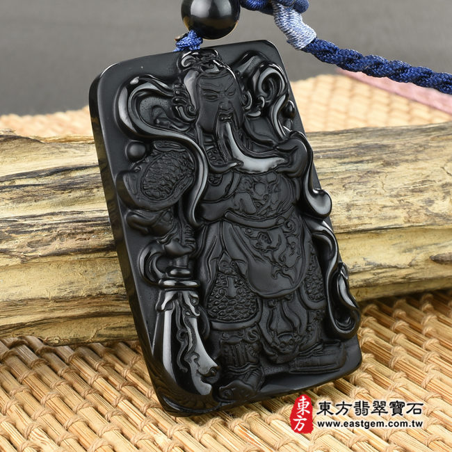 黑曜石關公項鍊玉珮左側照片 黑曜石關公項鍊玉珮（關聖帝君：關公牌黑曜石關公玉珮、黑曜石關公玉墜）。全黑黑曜石關公，KG239。客製化訂做各種黑曜石關公吊墜玉珮項鍊。★附東方翡翠寶石保證卡