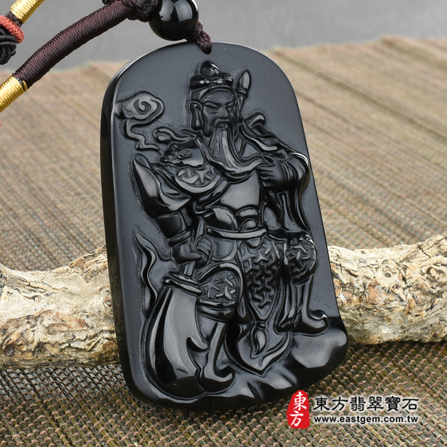 黑曜石關公項鍊玉珮左側照片 黑曜石關公項鍊玉珮（關聖帝君：關公牌黑曜石關公玉珮、黑曜石關公玉墜）。全黑黑曜石關公，KG268。客製化訂做各種黑曜石關公吊墜玉珮項鍊。★附東方翡翠寶石保證卡