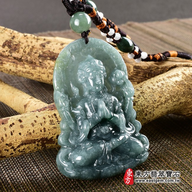 翡翠千手觀音右側照片 翡翠千手觀音項鍊玉珮（千手觀音：千手觀音牌A貨翡翠千手觀音玉珮、翡翠千手觀音玉墜）。翡翠千手觀音，LH158。客製化訂做各種翡翠千手觀音吊墜玉珮項鍊。★附A貨翡翠雙證書(產地:瓜地馬拉)