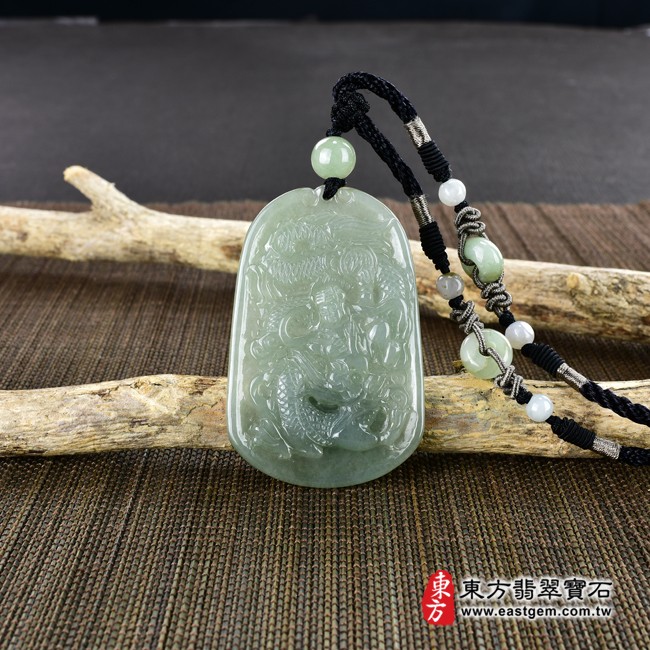 翡翠乘龍三太子情境照片 （已出售勿下標，可訂做）翡翠乘龍三太子項鍊玉珮（中壇元帥、哪吒、乘龍三太子：哪吒三太子牌A貨翡翠三太子玉珮、緬甸玉哪吒三太子玉墜）。綠色糯種油青乘龍三太子，TT093。客製化訂做各種翡翠哪吒三太子吊墜玉珮項鍊。★附A貨翡翠雙證書