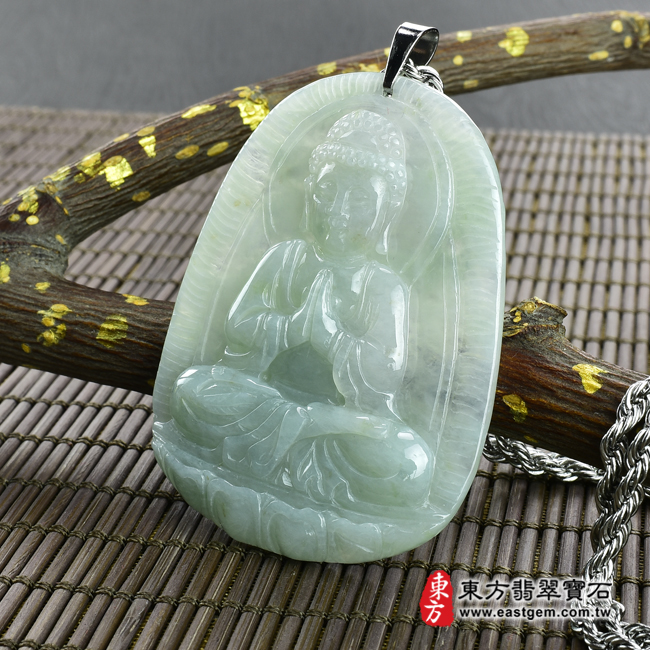 佛祖  右側照片 （已出售勿下標，可訂做）翡翠佛祖項鍊玉珮（釋迦牟尼佛：佛祖牌A貨翡翠佛祖玉珮、緬甸玉佛祖玉墜）。淡綠色糯種佛祖，FD393。客製化訂做各種翡翠佛祖吊墜玉珮項鍊。★附A貨翡翠雙證書