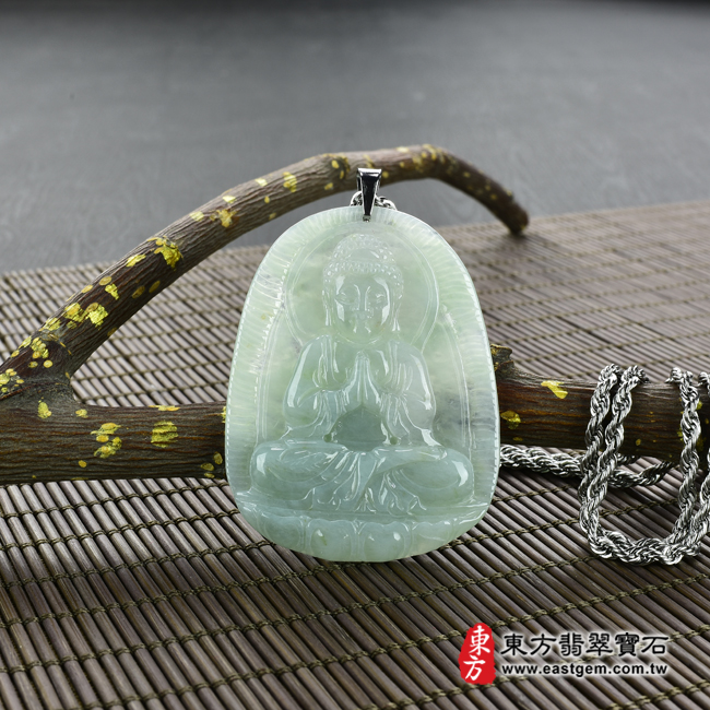 佛祖  情境照片 （已出售勿下標，可訂做）翡翠佛祖項鍊玉珮（釋迦牟尼佛：佛祖牌A貨翡翠佛祖玉珮、緬甸玉佛祖玉墜）。淡綠色糯種佛祖，FD393。客製化訂做各種翡翠佛祖吊墜玉珮項鍊。★附A貨翡翠雙證書