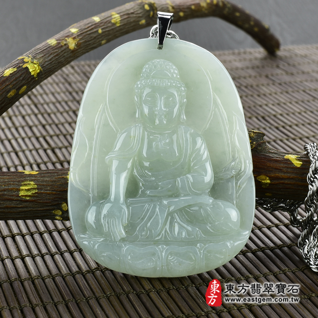 佛祖  正面照片 （已出售勿下標，可訂做）翡翠佛祖項鍊玉珮（釋迦牟尼佛：佛祖牌A貨翡翠佛祖玉珮、緬甸玉佛祖玉墜）。淡綠色糯種佛祖，FD394。客製化訂做各種翡翠佛祖吊墜玉珮項鍊。★附A貨翡翠雙證書