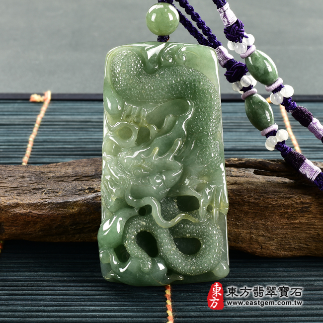 翡翠龍項鍊玉珮正面照片 翡翠龍項鍊玉珮(招財飛騰游龍:龍牌A貨翡翠龍玉珮、緬甸玉龍玉墜、龍十二生肖項鍊)。綠色糯種油青龍,DR396。客製化訂做各種翡翠龍吊墜玉珮項鍊。★附A貨翡翠雙證書 翡翠龍項鍊玉珮正面照片 翡翠龍項鍊玉珮(招財飛騰游龍:龍牌A貨翡翠龍玉珮、緬甸玉龍玉墜、龍十二生肖項鍊)。綠色糯種油青龍,DR396。客製化訂做各種翡翠龍吊墜玉珮項鍊。★附A貨翡翠雙證書