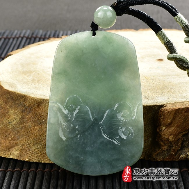 諸葛孔明項鍊玉珮背面照片  （已售出勿下標，可訂做）翡翠諸葛孔明項鍊玉珮（諸葛亮：諸葛孔明牌A貨翡翠諸葛孔明玉珮、緬甸玉諸葛亮玉墜）。綠色糯種諸葛孔明，KN116。客製化訂做各種諸葛孔明吊墜，手工玉雕和拋光。★附A貨翡翠雙證書