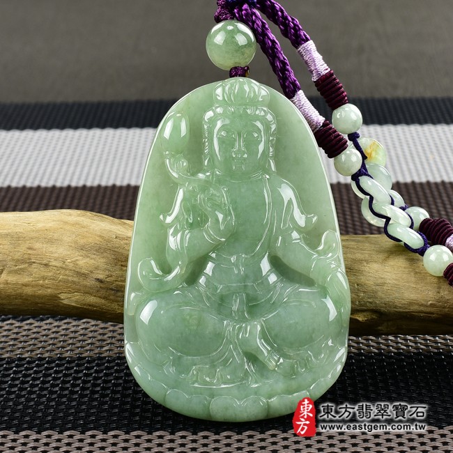 大勢至菩薩項鍊玉珮正面照片  翡翠大勢至菩薩項鍊玉珮（大勢至菩薩：大勢至菩薩牌A貨翡翠大勢至菩薩玉珮、緬甸玉大勢至菩薩玉墜）。綠色糯種大勢至菩薩，GY936。客製化訂做各種翡翠大勢至菩薩吊墜玉珮項鍊。★附A貨翡翠雙證書