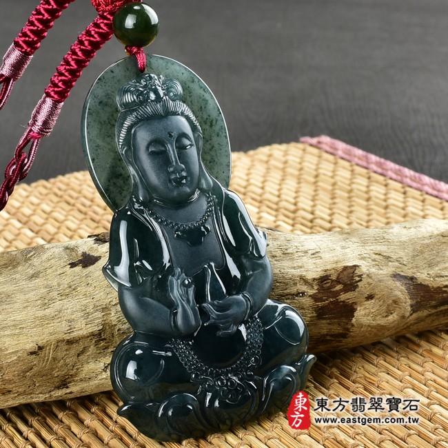 翡翠觀世音菩薩項鍊玉珮左側照片（觀世音菩薩、寶瓶觀音：觀世音菩薩牌A貨翡翠觀世音菩薩玉珮、觀世音菩薩玉墜）。翡翠觀世音菩薩，GY941。客製化訂做各種翡翠觀世音菩薩吊墜玉珮項鍊。★附A貨翡翠雙證書(產地:瓜地馬拉).jpg