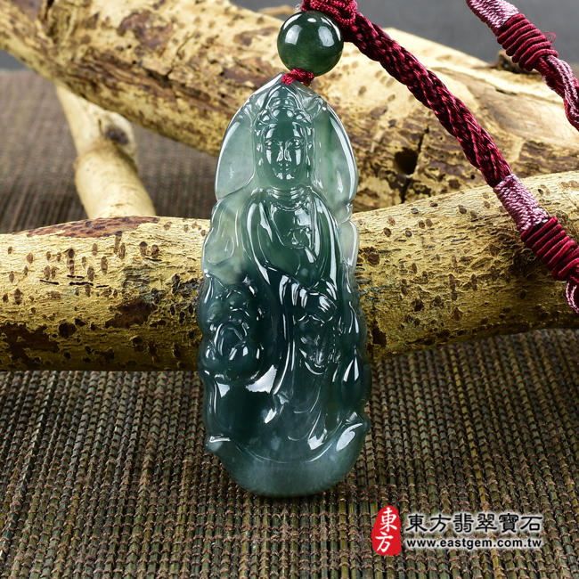 翡翠觀世音菩薩項鍊玉珮正面照片（觀世音菩薩、不二觀音：觀世音菩薩牌A貨翡翠觀世音菩薩玉珮、觀世音菩薩玉墜）。翡翠觀世音菩薩，GY976。客製化訂做各種翡翠觀世音菩薩吊墜玉珮項鍊。★附A貨翡翠雙證書(產地瓜地馬拉)