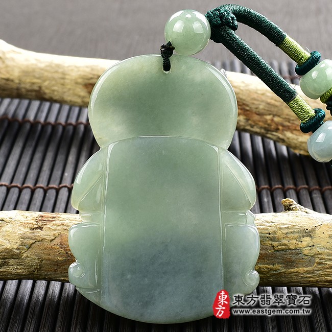 玄天上帝項鍊玉珮背面照片 翡翠玄天上帝項鍊玉珮(玄天上帝:玄天上帝牌A貨翡翠玄天上帝玉珮、緬甸玉玄天上帝玉墜)。綠色糯種玄天上帝,ST095。客製化訂做各種翡翠玄天上帝吊墜玉珮項鍊。★附A貨翡翠雙證書 玄天上帝項鍊玉珮背面照片 翡翠玄天上帝項鍊玉珮(玄天上帝:玄天上帝牌A貨翡翠玄天上帝玉珮、緬甸玉玄天上帝玉墜)。綠色糯種玄天上帝,ST095。客製化訂做各種翡翠玄天上帝吊墜玉珮項鍊。★附A貨翡翠雙證書