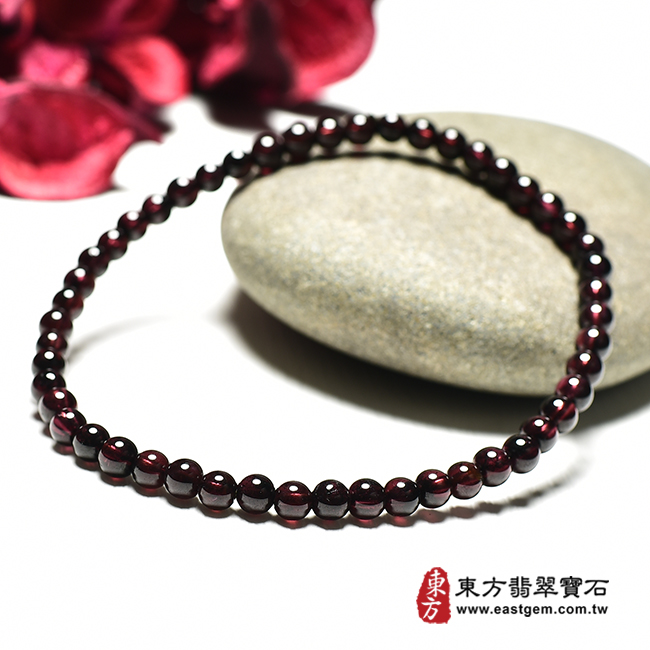 石榴石手鍊右側照片 石榴石手鍊（石榴石珠子，珠徑約4mm，50顆珠，ORP088）。客製化設計各種石榴石珠串、石榴石珠子、石榴石手鍊、石榴石手珠。★附東方翡翠寶石保證卡