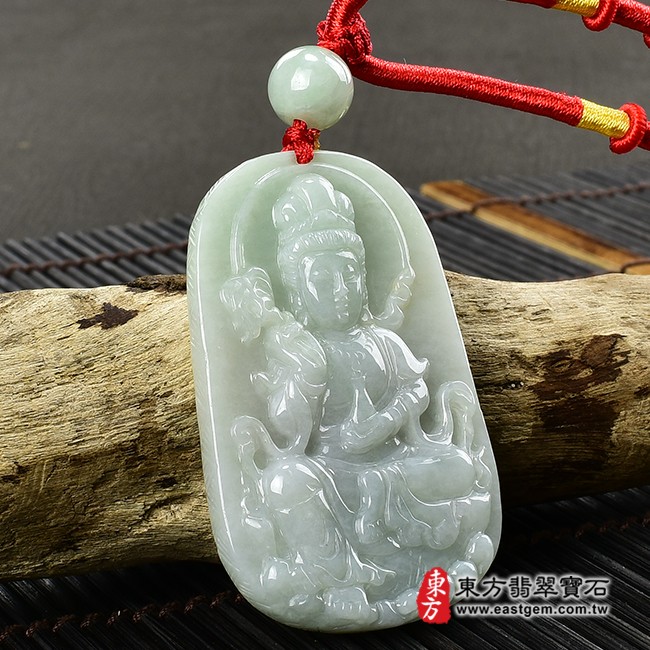 觀世音菩薩項鍊玉珮左側照片  （已出售勿下標，可訂做）翡翠觀世音菩薩項鍊玉珮（觀世音菩薩、楊柳觀音：觀世音菩薩牌A貨翡翠觀世音菩薩玉珮、緬甸玉觀世音菩薩玉墜）。淡綠色糯種觀世音菩薩，GY1090。客製化訂做各種翡翠觀世音菩薩吊墜玉珮項鍊。★附A貨翡翠雙證書