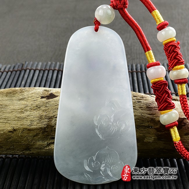 觀世音菩薩項鍊玉珮背面照片  翡翠觀世音菩薩項鍊玉珮（觀世音菩薩、乘龍觀音：觀世音菩薩牌A貨翡翠觀世音菩薩玉珮、緬甸玉觀世音菩薩玉墜）。白綠色糯種觀世音菩薩，GY1109。客製化訂做各種翡翠觀世音菩薩吊墜玉珮項鍊。★附A貨翡翠雙證書