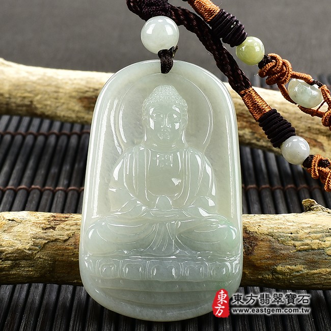 翡翠阿彌陀佛項鍊玉珮正面照片  翡翠阿彌陀佛項鍊玉珮（阿彌陀佛：阿彌陀佛牌A貨翡翠阿彌陀佛玉珮、緬甸玉阿彌陀佛玉墜）。淡綠色糯種阿彌陀佛，FD450。客製化訂做各種翡翠阿彌陀佛吊墜玉珮項鍊。★附A貨翡翠雙證書