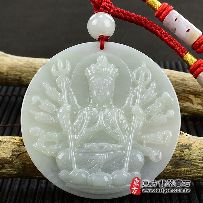 千手觀音項鍊玉珮正面照片  翡翠千手觀音項鍊玉珮（千手觀音、18臂千手觀音：千手觀音牌A貨翡翠千手觀音玉珮、緬甸玉千手觀音玉墜）。淡綠色糯種千手觀音，LH192。客製化訂做各種翡翠千手觀音吊墜玉珮項鍊。★附A貨翡翠雙證書