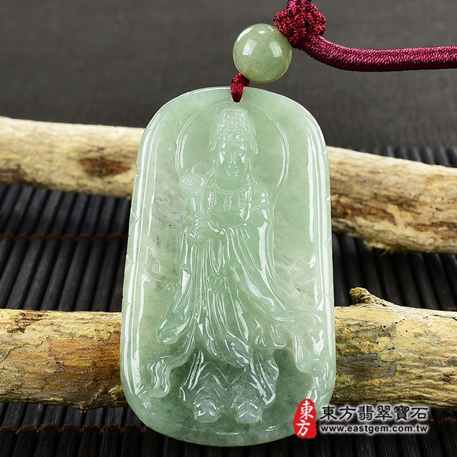 媽祖項鍊玉珮正面照片  翡翠媽祖項鍊玉珮（天上聖母：媽祖牌A貨翡翠媽祖玉珮、緬甸玉媽祖玉墜）。綠色糯種媽祖，MD138。客製化訂做各種翡翠媽祖吊墜玉珮項鍊。★附A貨翡翠雙證書