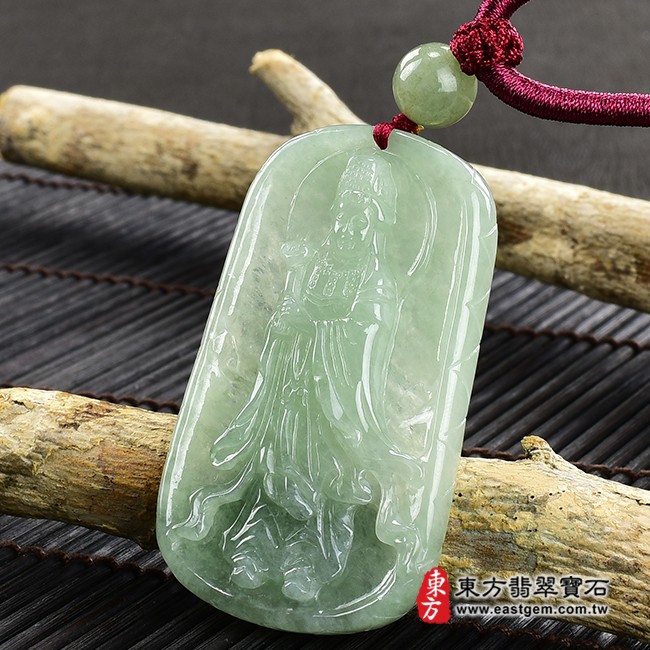 媽祖項鍊玉珮右側照片  翡翠媽祖項鍊玉珮（天上聖母：媽祖牌A貨翡翠媽祖玉珮、緬甸玉媽祖玉墜）。綠色糯種媽祖，MD138。客製化訂做各種翡翠媽祖吊墜玉珮項鍊。★附A貨翡翠雙證書