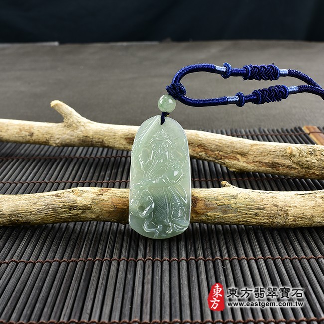 玄天上帝項鍊玉珮情境照片  （已出售勿下標，可訂做）翡翠玄天上帝項鍊玉珮（玄天上帝：玄天上帝牌A貨翡翠玄天上帝玉珮、緬甸玉玄天上帝玉墜）。淡綠色糯種微冰玄天上帝，ST096。客製化訂做各種翡翠玄天上帝吊墜玉珮項鍊。★附A貨翡翠雙證書