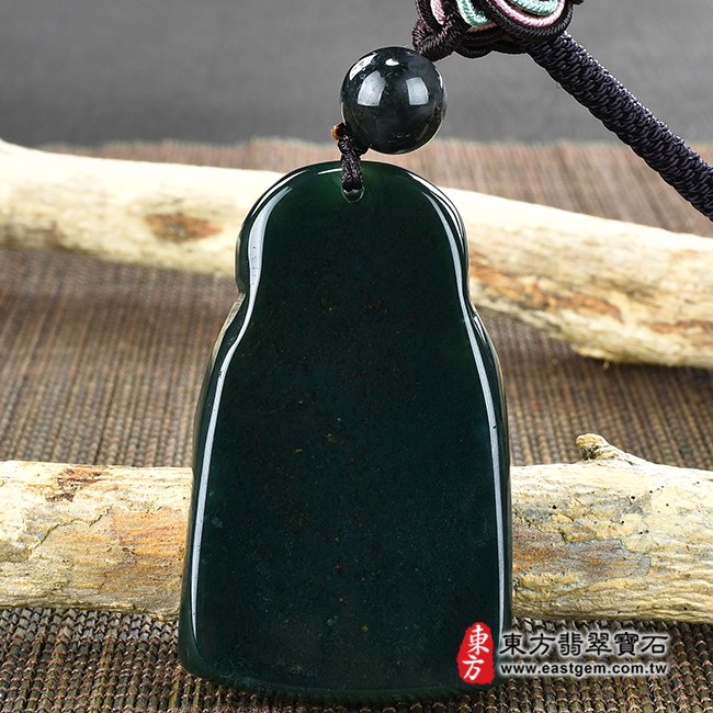福德正神土地公財神爺項鍊玉珮背面照片  水草玉福德正神土地公財神爺項鍊玉珮（福德正神：福德正神土地公財神爺牌水草玉福德正神土地公財神爺玉珮、水草玉福德正神土地公財神爺玉墜）。綠色水草玉福德正神土地公財神爺，TD040。客製化訂做各種水草玉福德正神土地公財神爺吊墜玉珮項鍊。★附東方翡翠寶石保證卡