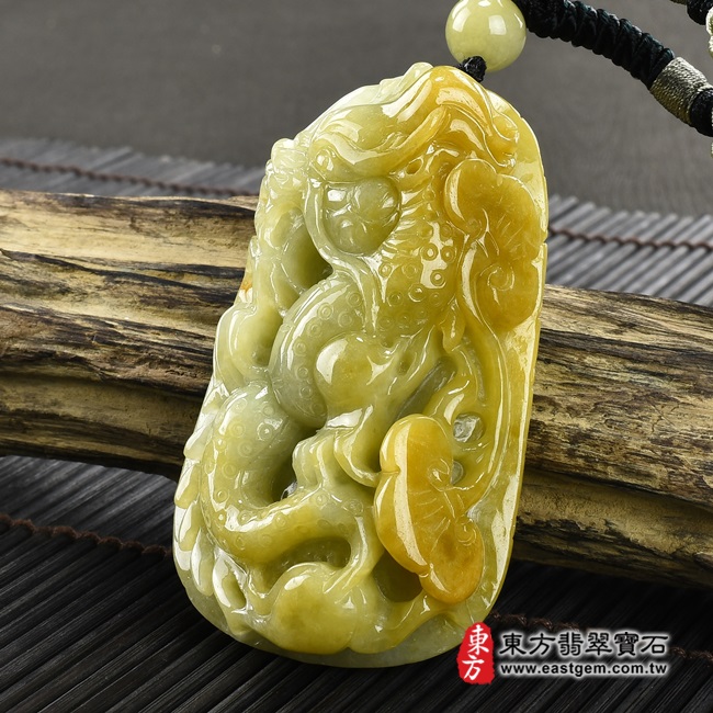 翡翠龍項鍊玉珮右側照片 翡翠龍項鍊玉珮(祥龍瑞氣、招財富貴龍:龍牌A貨翡翠龍玉珮、緬甸玉龍玉墜、龍十二生肖項鍊)。黃翡翠龍,DR472。客製化訂做各種翡翠龍吊墜玉珮項鍊。★附A貨翡翠雙證書 翡翠龍項鍊玉珮右側照片 翡翠龍項鍊玉珮(祥龍瑞氣、招財富貴龍:龍牌A貨翡翠龍玉珮、緬甸玉龍玉墜、龍十二生肖項鍊)。黃翡翠龍,DR472。客製化訂做各種翡翠龍吊墜玉珮項鍊。★附A貨翡翠雙證書